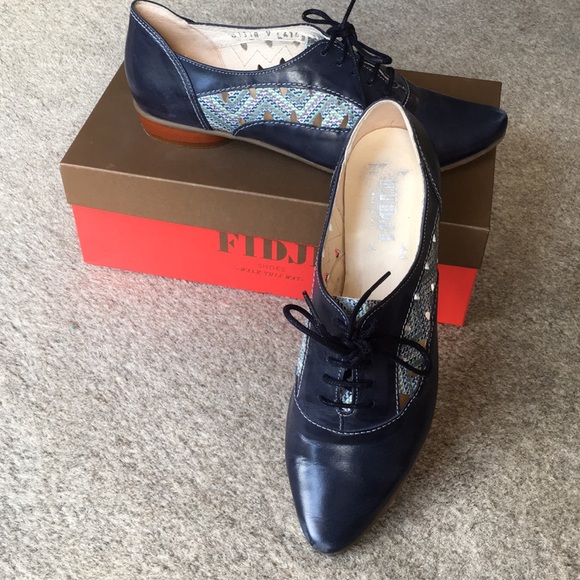 Fidji navy blue lace ups - Picture 1 of 3